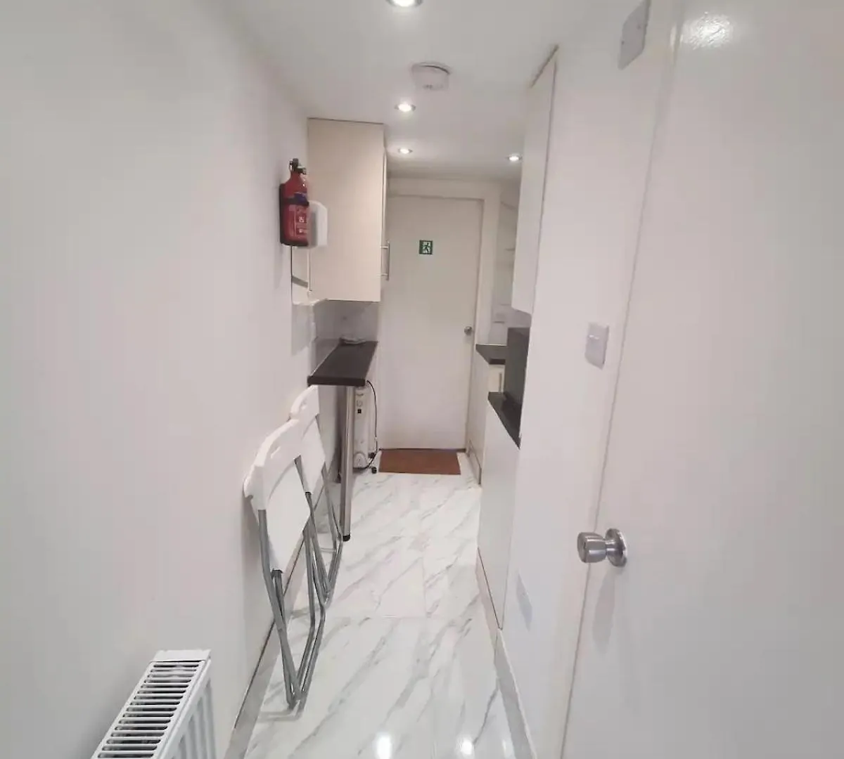 2 Bed Flat In Heathrow London Free Parking Apartment Feltham 0*,